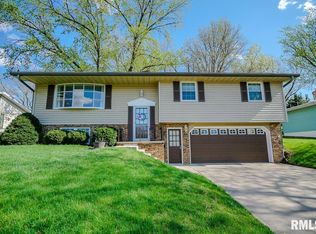 1602 W Teton Dr, Peoria, IL