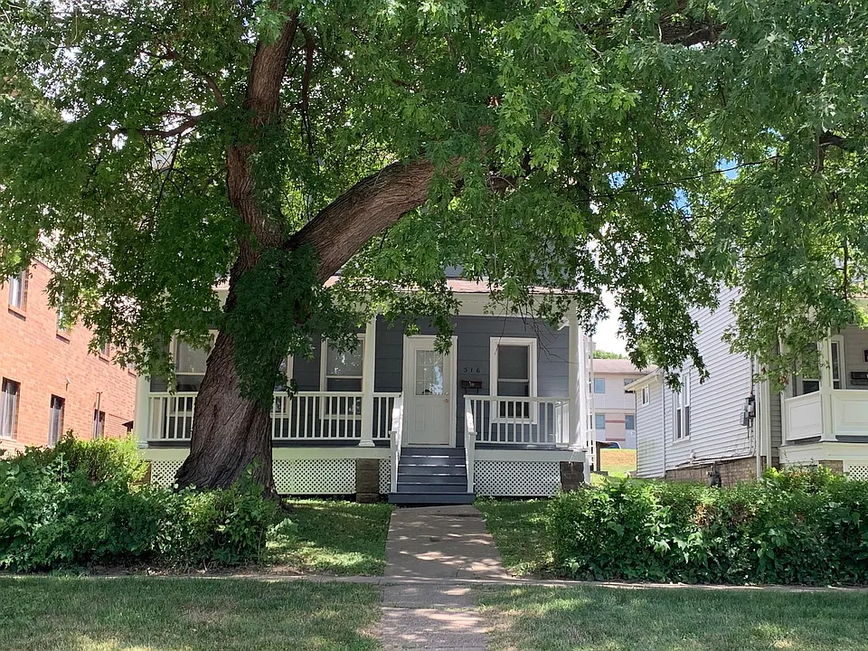 516 S Van Buren St