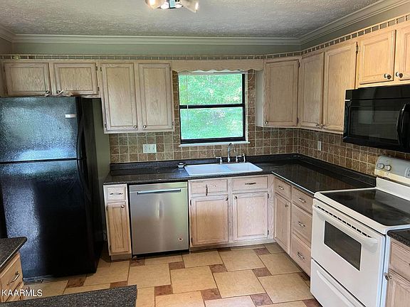 4th image of 7813 Miken Ln