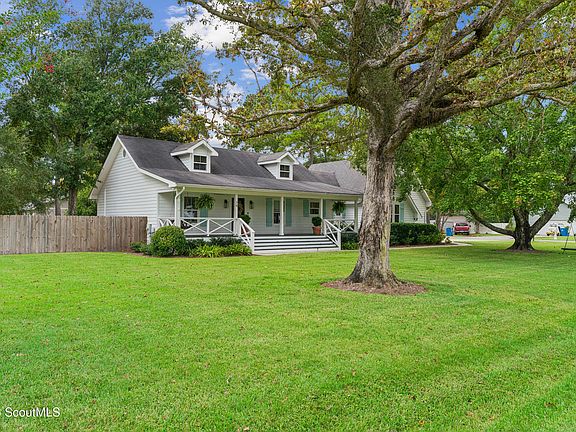 4th image of 74 Burgess Cir