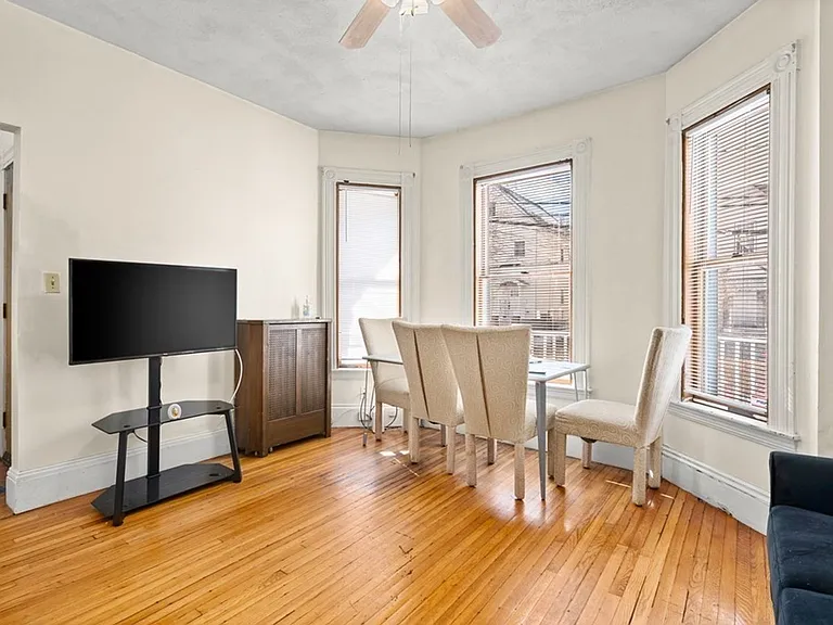 34 Foster St #34 — Photo 8