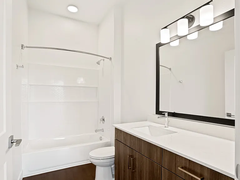 The Parkway Apartments — Photo 23