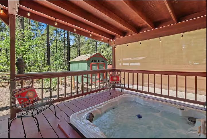 What a way to enjoy Nature while dipping in this Hot tub.