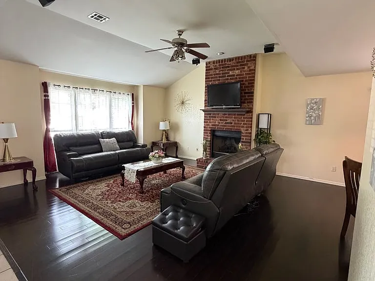 1508 N Yellowood Ave — Photo 19
