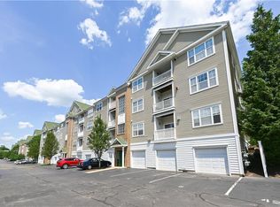 84 Mill St APT 304, Woonsocket, RI 02895