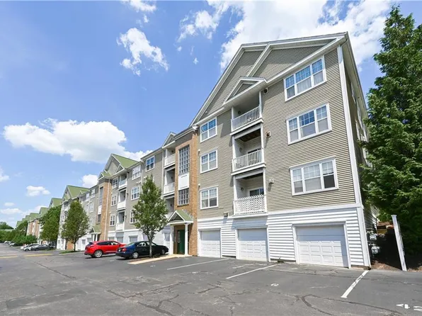 84 Mill St APT 304, Woonsocket, RI 02895
