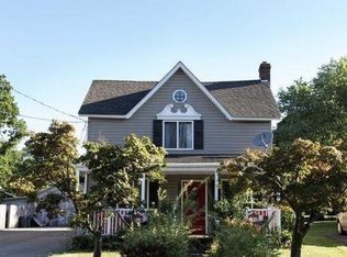 16 Water St, Englishtown, NJ 07726