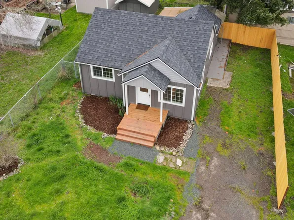 152 N Cannon St, Lowell, OR 97452