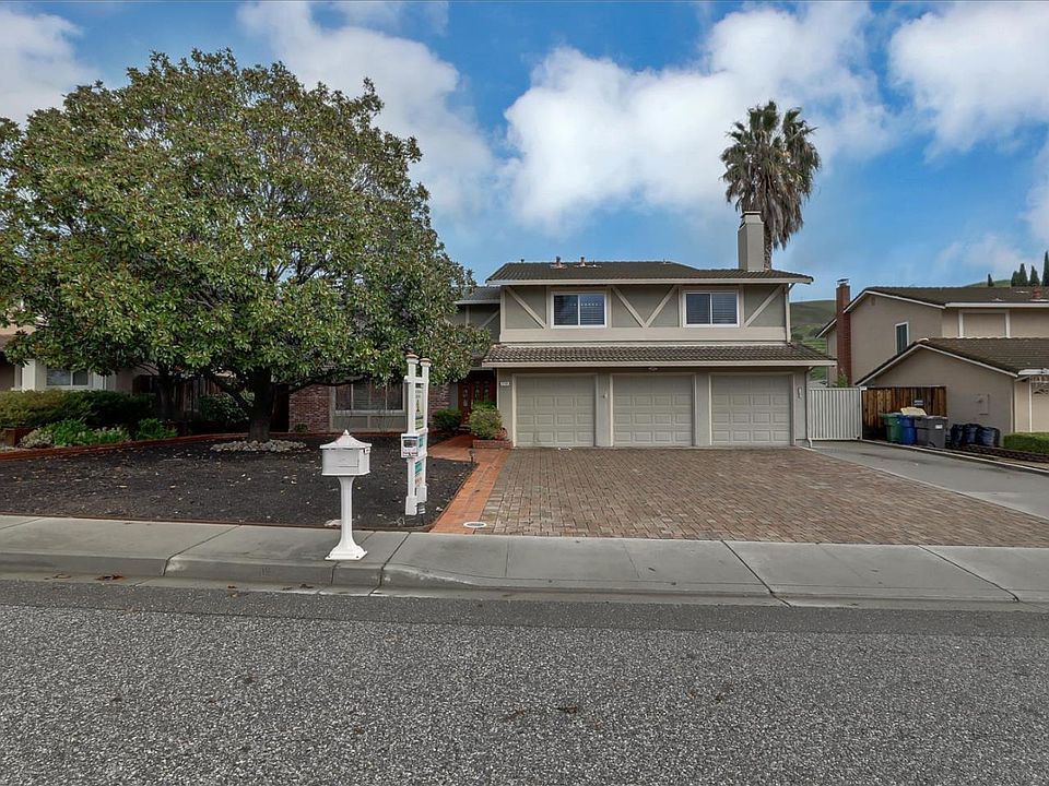1st image of 2288 Churchill Dr