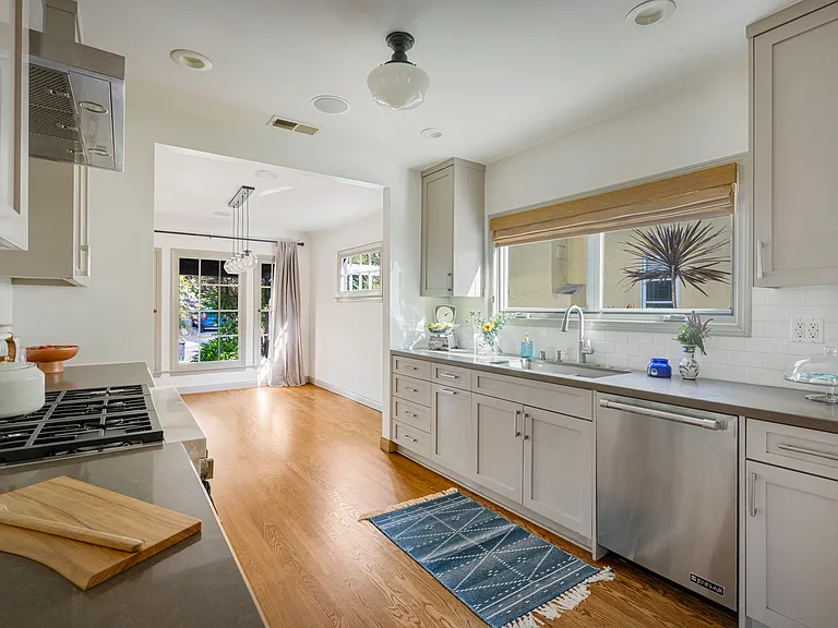 1169 S Sierra Bonita Ave — Photo 23