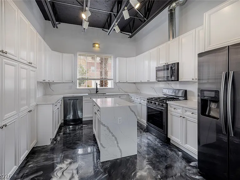 5651 Deer Creek Falls Ct — Photo 9