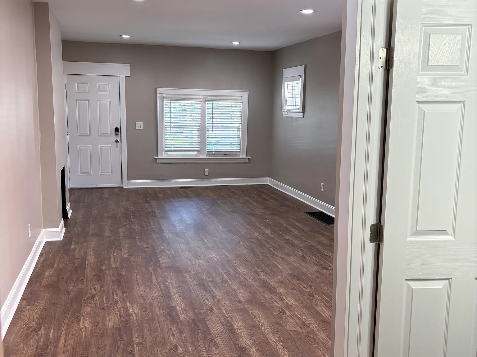 1557 E Rich St — Photo 2
