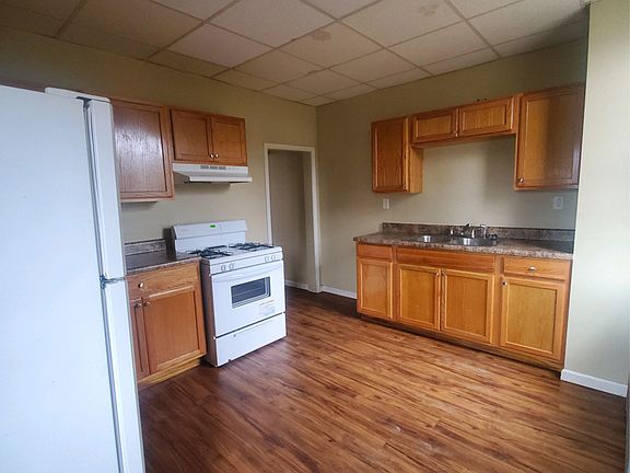 4th image of 76 E Houston Ave #1