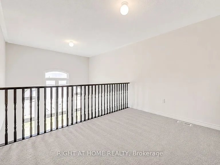 8 Pearl St — Photo 24