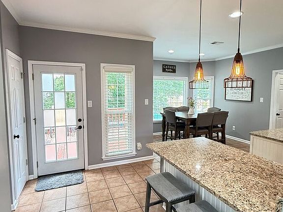 5th image of 636 Sydney Bender Ln