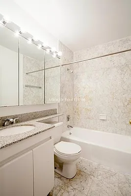 Rented by Mirador Real Estate | media 22