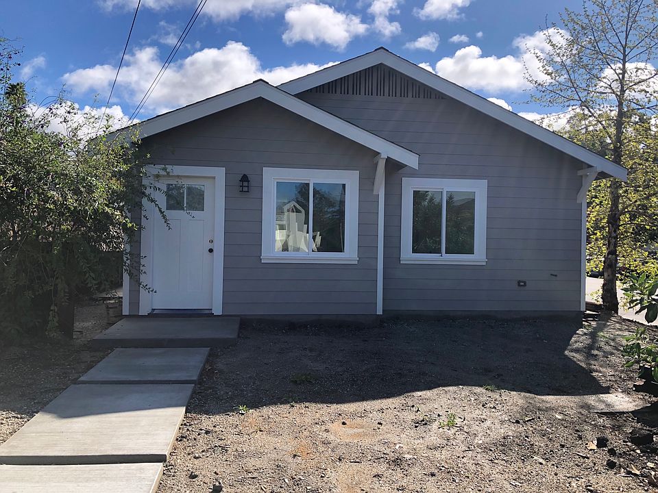 1st image of 470A Grand Ave