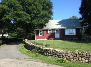 201 Oak St, Foxboro, MA 02035