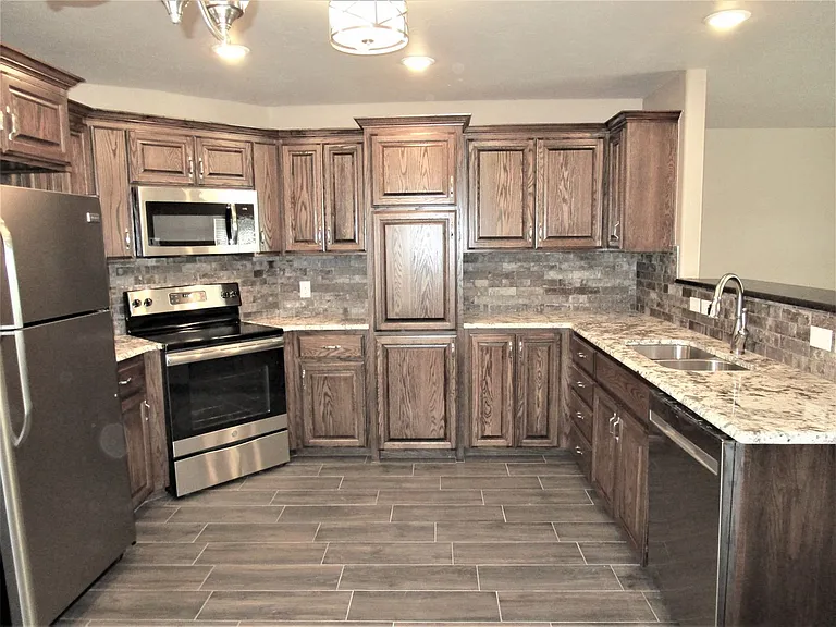 2107 Valley View Rd — Photo 8