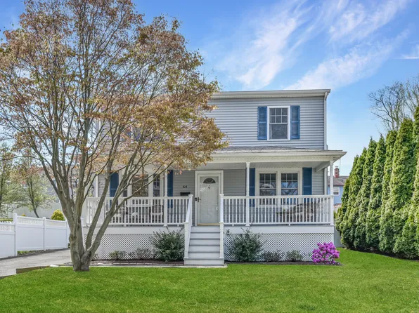 64 Woodside Ave, Fairfield, CT 06824