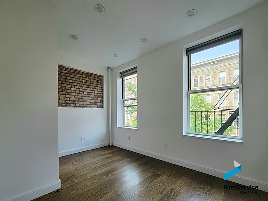 Rented by FirstService Realty (legacy) | media 18