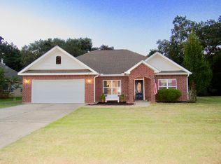 2701 Rue Beaux Chenes, Ocean Springs, MS 39564
