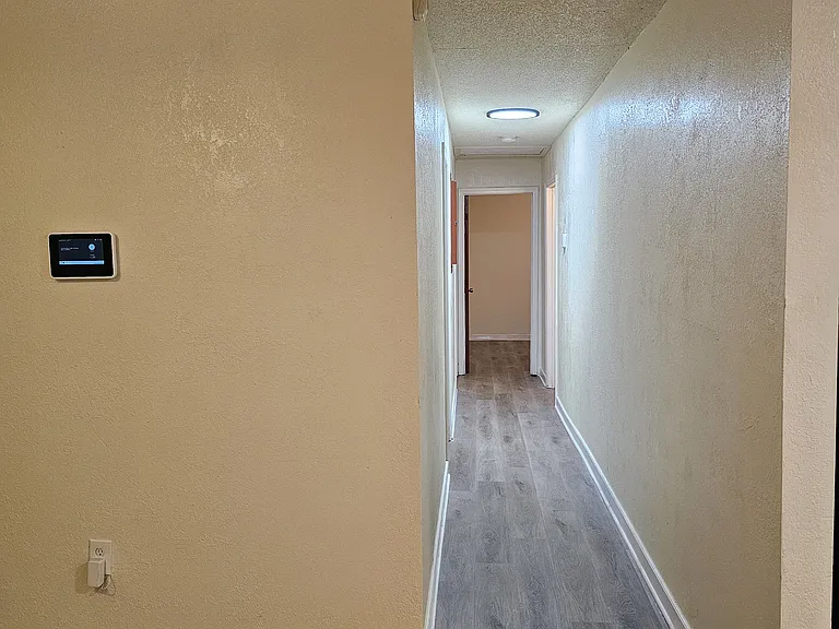 305 E Lake St — Photo 23