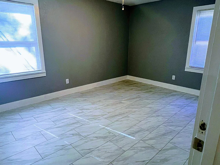 907 Poplar Ave — Photo 17