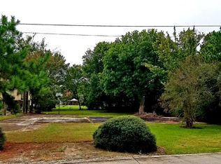 140 Grove Rd, Kemah, TX 77565