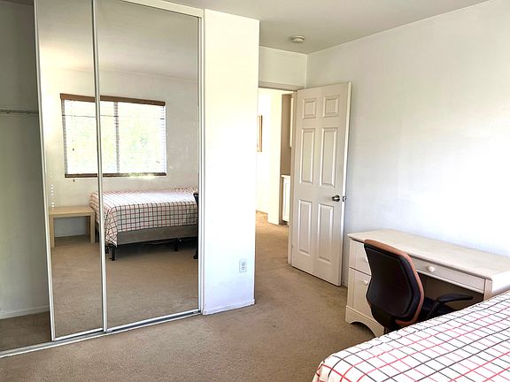 3rd image of 2953 Rivermount St