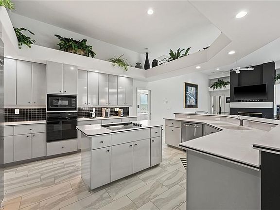 5th image of 9360 White Hickory LN