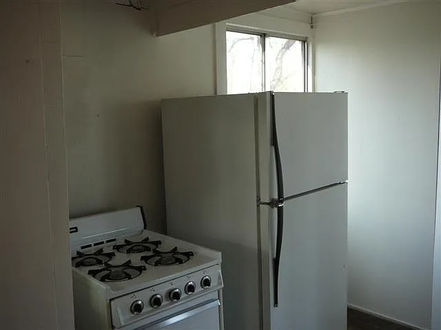 621 N Perry Ave — Photo 6
