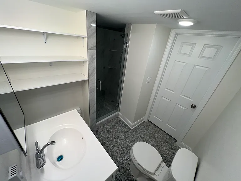 3339 W Berteau Ave #2 — Photo 17