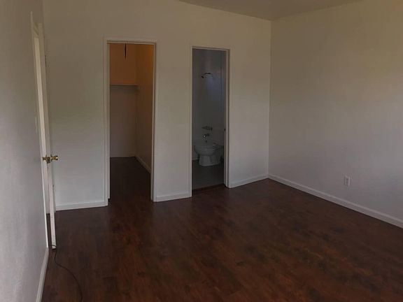 5th image of 3007 Greely Ave