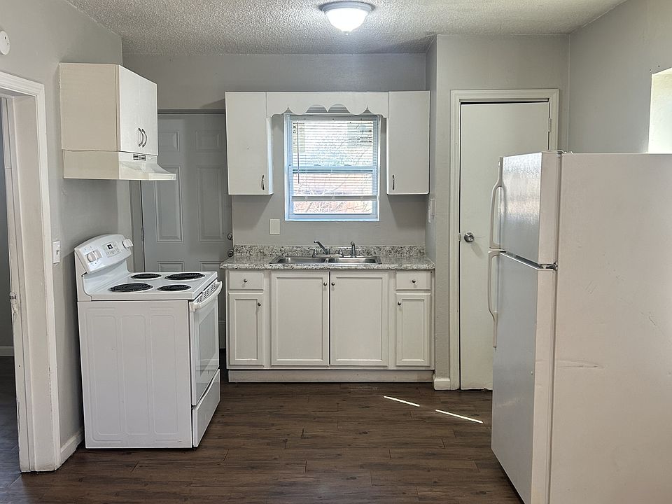 1st image of 12 Hammett St #11530659