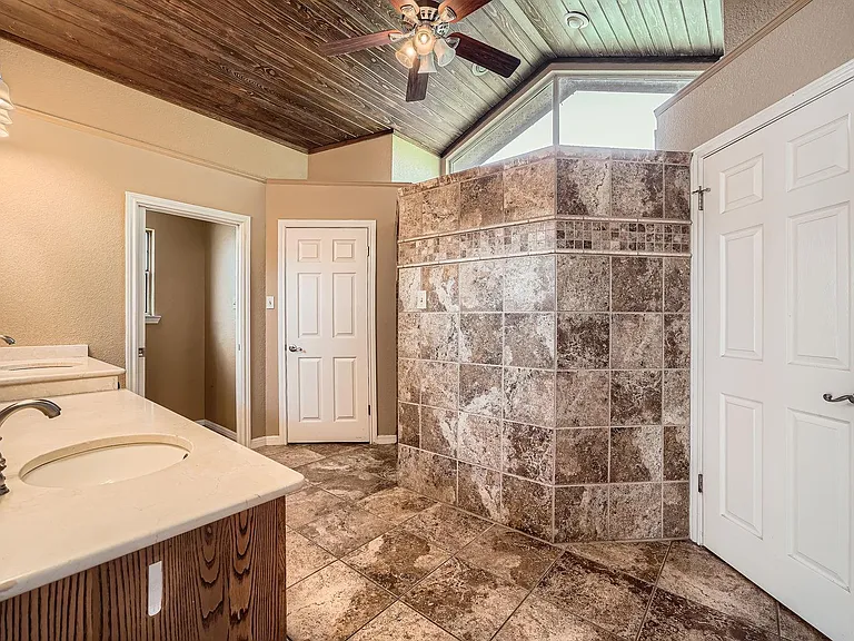1850 County Road 105 — Photo 19