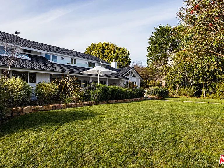 29225 Cliffside Dr — Photo 17