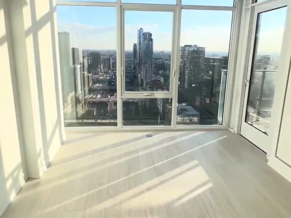 708 W Wayman St #2203, Chicago, IL 60661