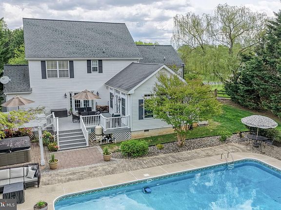5th image of 332 Canvasback Rd