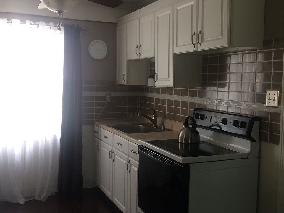 1st image of 379 Woodstock Ave