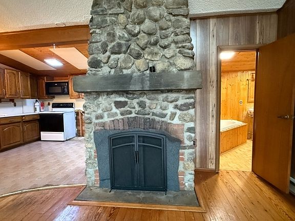 5th image of 54 Horseshoe Dr