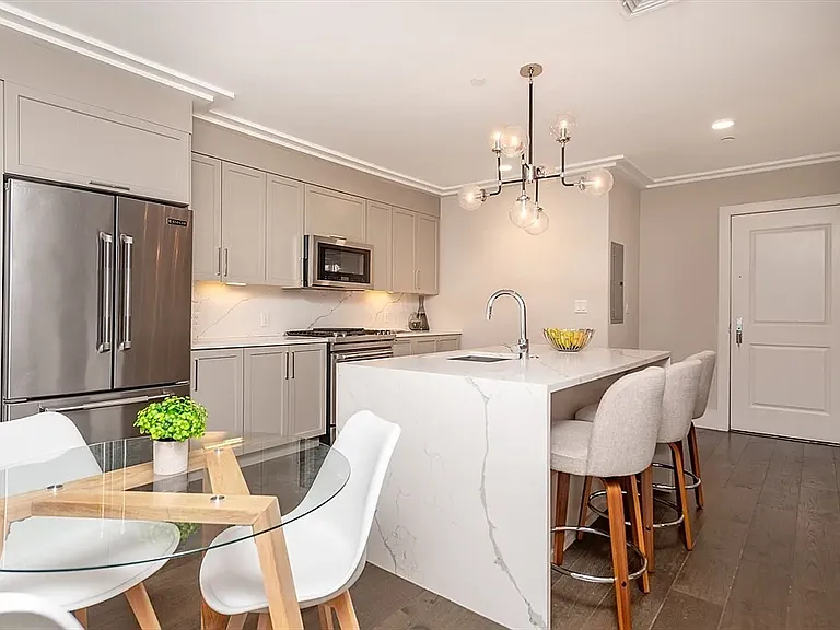 214 Market St #203D — Photo 2