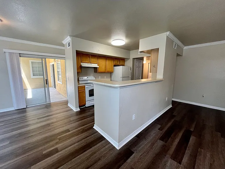 1155 Villagio Cir #105 — Photo 9