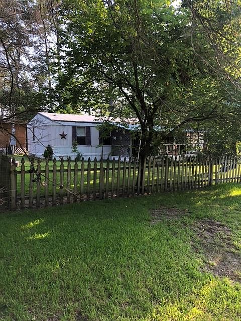 1st image of 20613 Parkside Dr