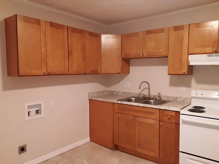701 Alexander St — Photo 9