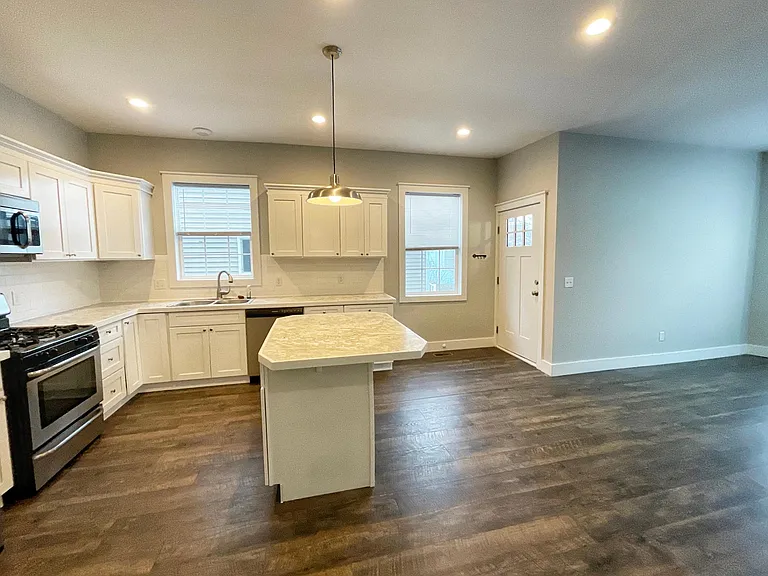 Kitchen/ Front Entry