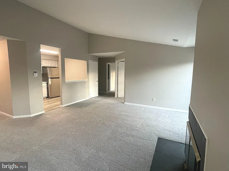 205 Salem Ct #10 — Photo 9