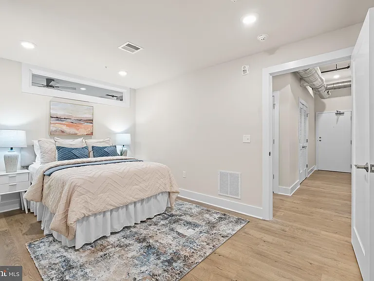 30 W Broad St #6 — Photo 18