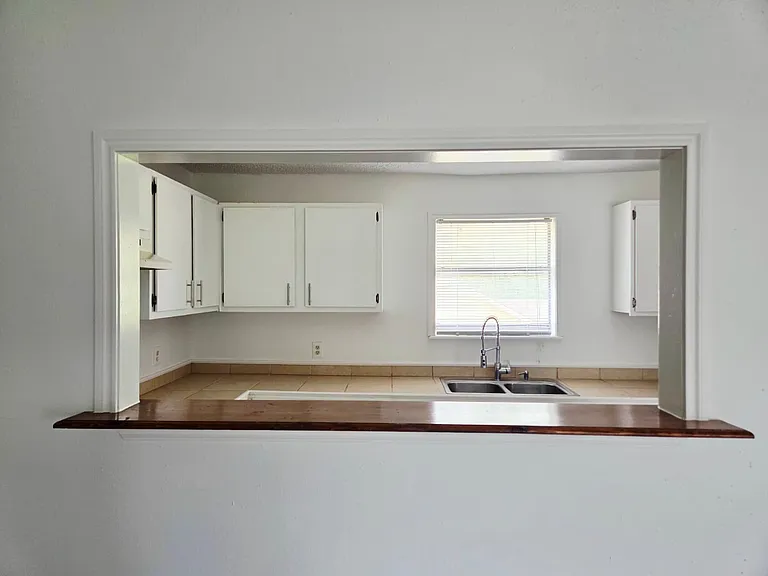 6331 Siers St #B — Photo 3
