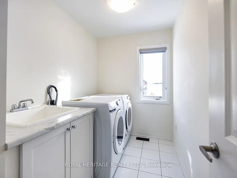 289 Flavelle Way — Photo 27